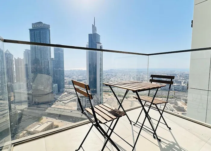 Luxury 1-Bedroom Apartment At Burj Crown