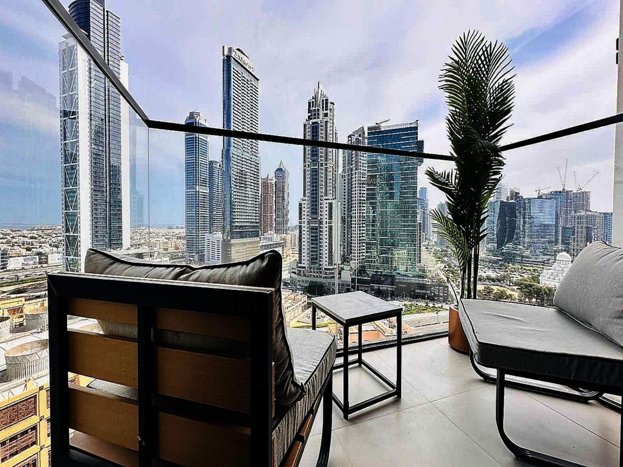 Luxury 1-bedroom At Burj Crown Апартаменти *