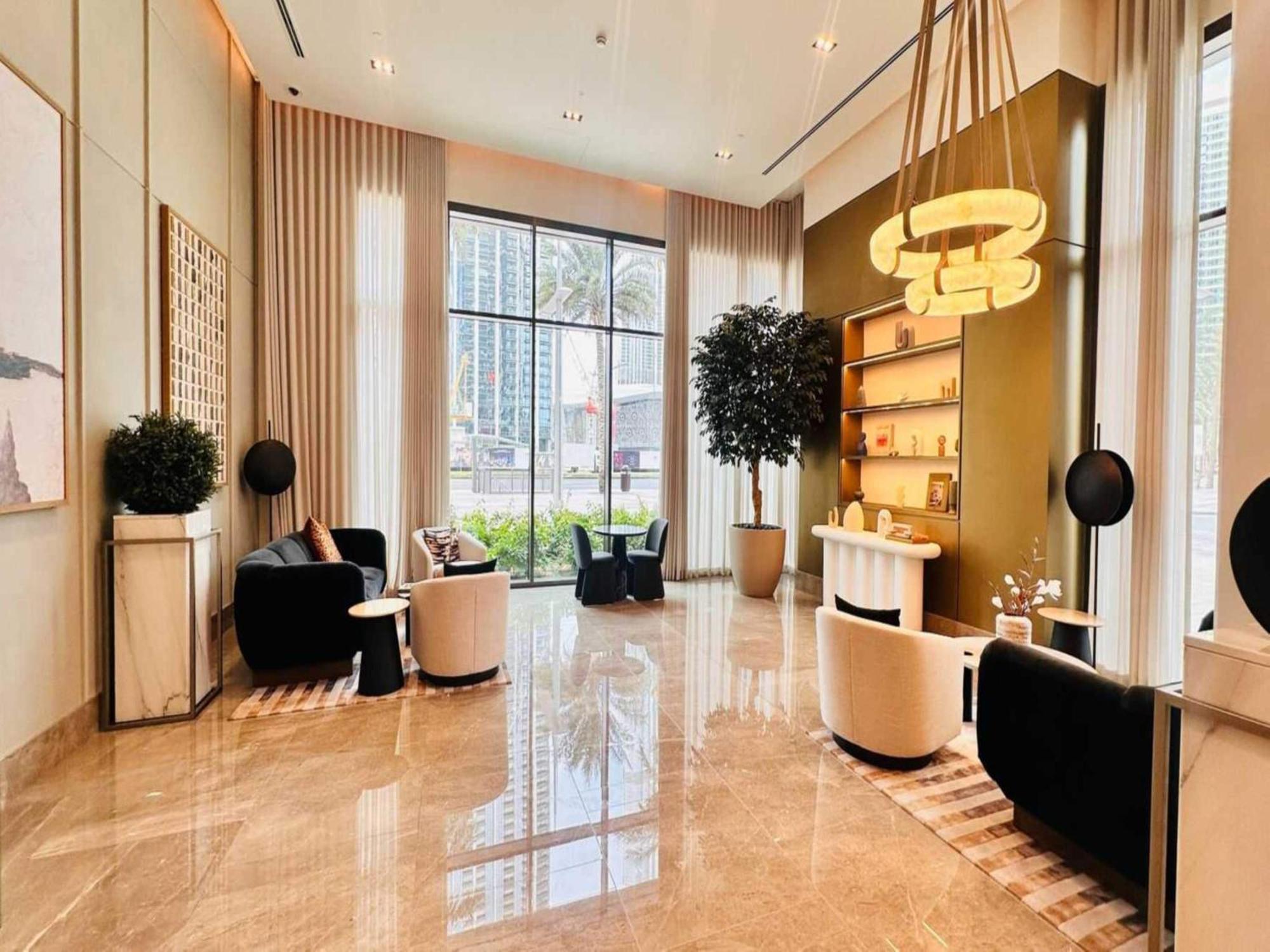 Апартаменти Luxury 1-bedroom At Burj Crown *